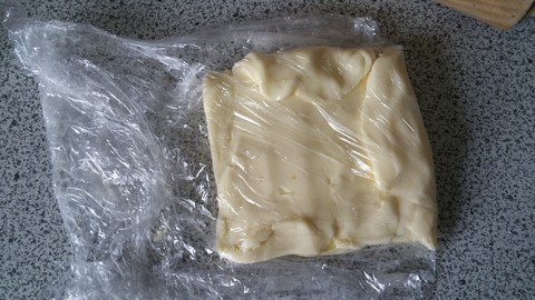 hoe rol ik bladerdeeg zelf bladerdeeg maken