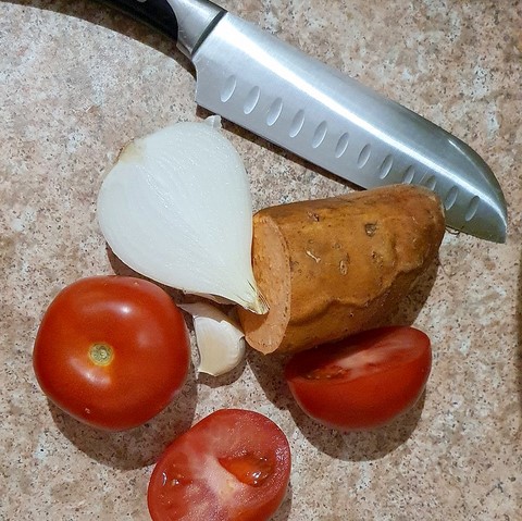 tomatensaus maken pizza