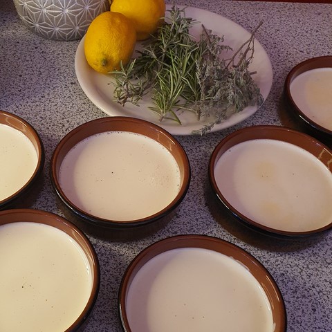 recept citroencreme met rozemarijn recept citroencreme met rozemarijn